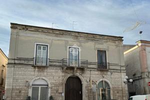 CASA SEMINDIPENDENTE A CANOSA DI PUGLIA