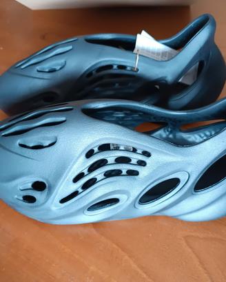 Adidas Yeezy Foam RNR 46eu Nuove e mai indossate 