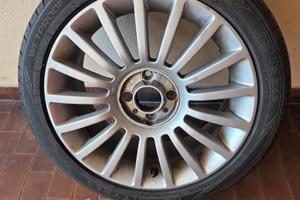 Pneumatici 195/45/16 con cerchi.