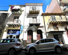 MONOLOCALE A MONREALE