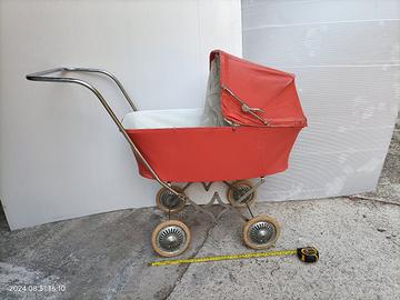 carrozzina giocattolo