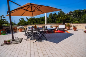 Ad. zona vomero- 4vani+2acc. con terrazzo e p.auto