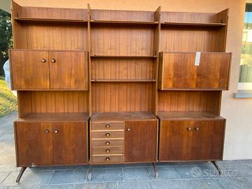 Libreria stile scandinavo anni ‘70