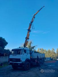 Iveco 170 ribaltabile trilaterale con gru Effer