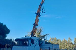 Iveco 170 ribaltabile trilaterale con gru Effer