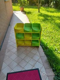 Scaffale portagiochi bambini