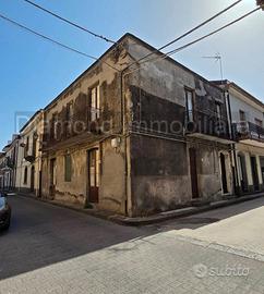Casa singola da ristrutturare a Linguaglossa