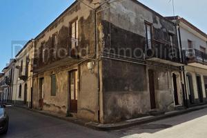Casa singola da ristrutturare a Linguaglossa