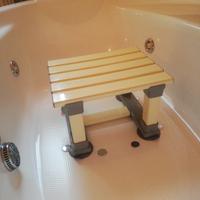 sgabello antiscivolo per vasca o doccia Mediland