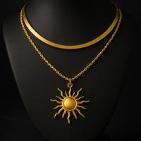 Collana girocollo con ciondolo grande sole