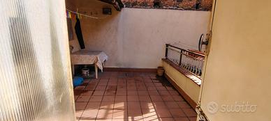 Casa singola 2 livelli e terrazza pressi via Etnea