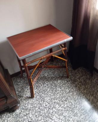 Tavolo in legno antico in perfette condizioni