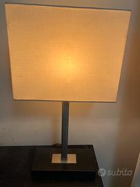 2  Luce per comodino touch con 3 intensità