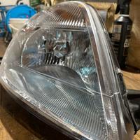 Faro ford fiesta 2004, nuovo , completo