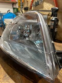 Faro ford fiesta 2004, nuovo , completo