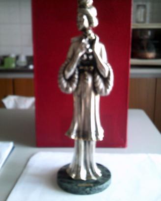 Geisha vintage rivestita in argento 800 mill