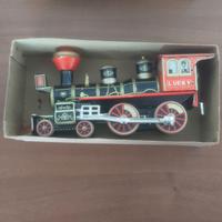 LOCOMOTIVE LUCKY  puffs out real smoke