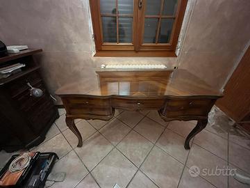 Scrivania studio classica