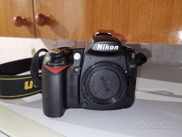 Fotocamera reflex semiprofessionale Nikon D90