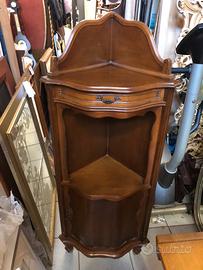 Angoliera in legno