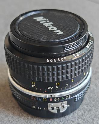 Nikon 28mm f2.8 AI Nikkor Lens Obiettivo