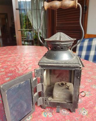 Antica lampada da ferroviere