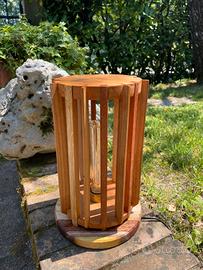 Lampada in legno