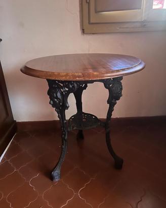 Tavolino in ghisa e legno "pub inglese"