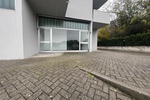 Ufficio/studio/negozio con parcheggio