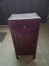 Mobile comodino restaurato