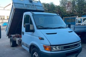 Iveco Daily 35C13 ribaltabile trilaterale