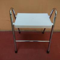 Sgabello da doccia in acciaio e plastica