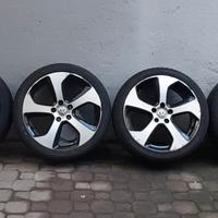 cerchi completi di gomme