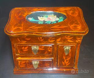 Carillon cofanetto porta gioie finemente decorato