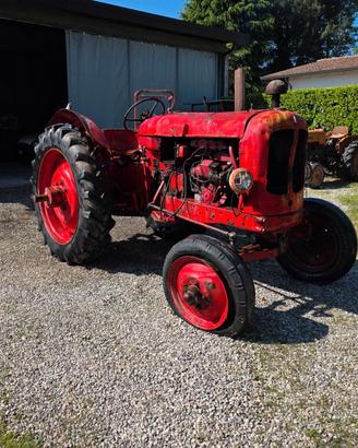 Trattore nuffield dm4
