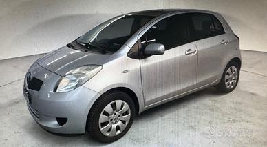 Toyota Yaris 1.0 5 porte Sol