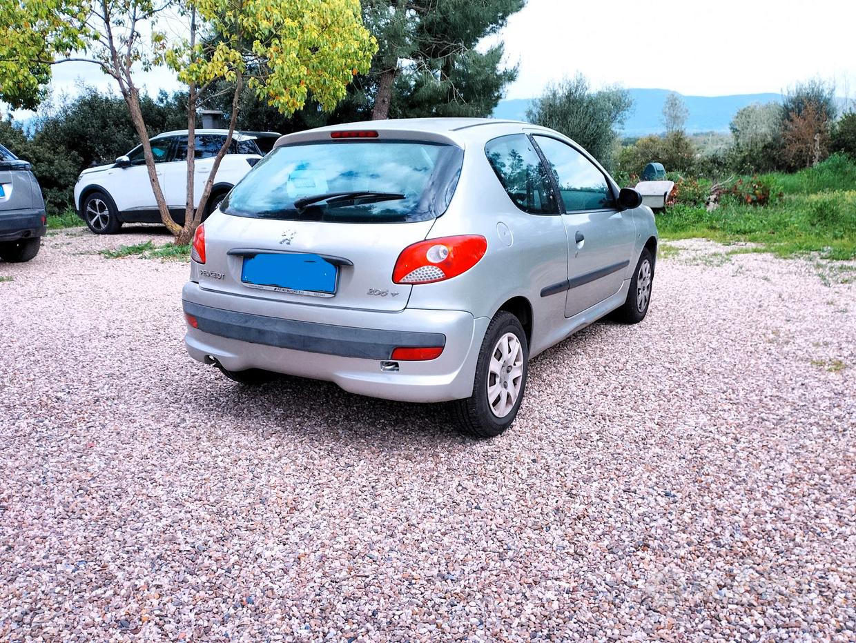 PEUGEOT 206