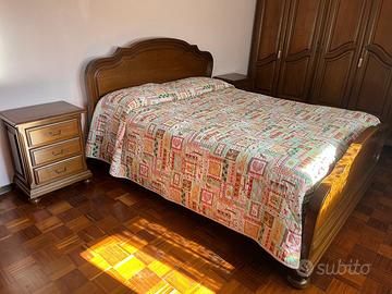 Letto in legno massello