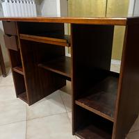 Scrivania  artigianale in legno