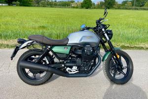 Moto Guzzi V7 IV 850 Stone Centenario
