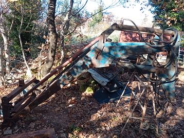 Caricatore frontale trattore