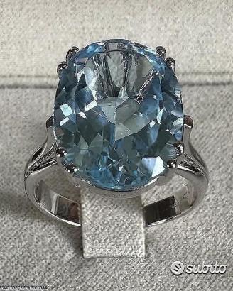 ANELLO ORO BIANCO 18kt. CON GRANDE TOPAZIO AZZURRO