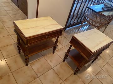 Due mobiletti letto - marmo