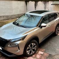 Nissan X-Trail 2023 con Tetto panoramico