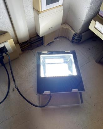 Faro LED esterno impermeabile - Nuovo