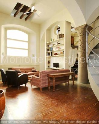 Appartamento di 250 m² con 5 locali a Milano