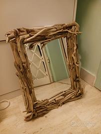 specchio con legni di mare