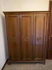 Armadio da ingresso in legno