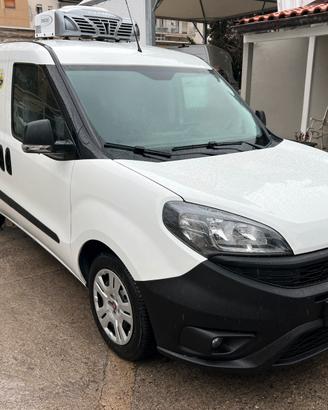 Fiat Dobló cargo frigorifero 3 posti