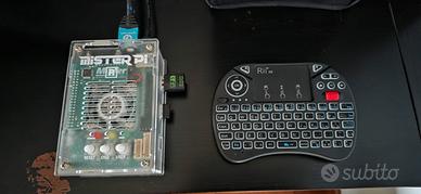 Mister FPGA + tastiera USB + pad + 64 GB Micro SD